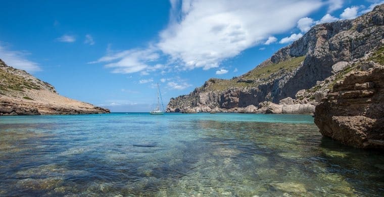 [Translate to Spanish:] Beautiful clear Water in the eastern Mallorca