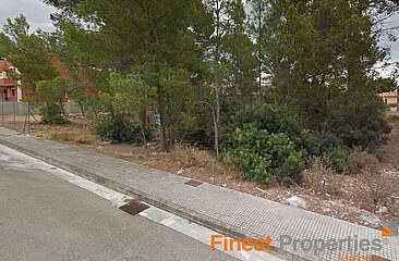 Parcela edificable en zona residencial tranquila y popular villa Saint Marcal