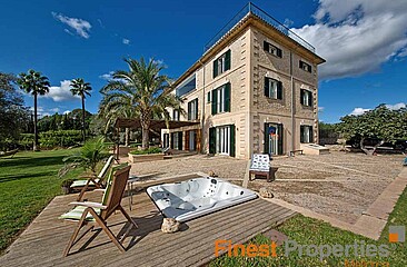 Villa de estilo mansión en venta en La Viletta