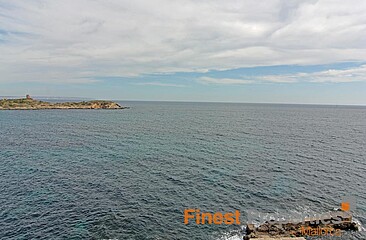 Exclusiva villa de lujo en primera línea y con acceso al mar