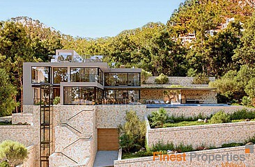 Parcela edificable para una villa unifamiliar en venta en Cala Llamp