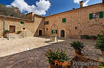 Finca antigua árabe con más de 800,000 m² de terreno cerca de Palma en venta