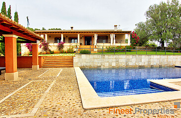 Bungalow independiente con vistas panorámicas en venta en Sa Coma, Bunyola