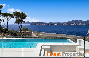 Exclusiva villa moderna de nueva construcción con vistas al mar en Santa Ponsa a la venta