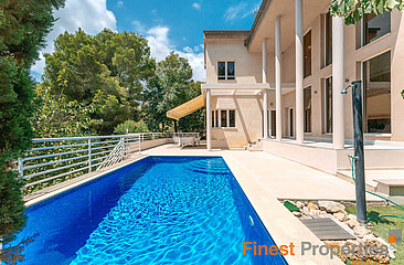 Vivienda unifamiliar recién reformada de 4 dormitorios en alquiler