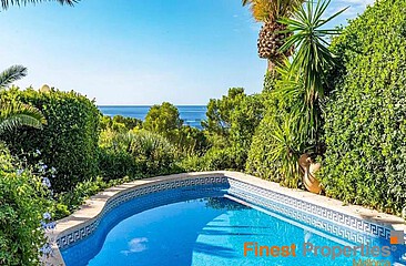 Villa mediterránea en venta en Costa de la Calma en el suroeste de Mallorca