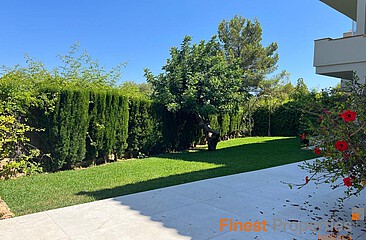 Elegante planta baja con jardín privado en Portals Nous