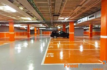 Edificio de oficinas con parking subterráneo en el polígono industrial de Son Castello, Palma, en venta